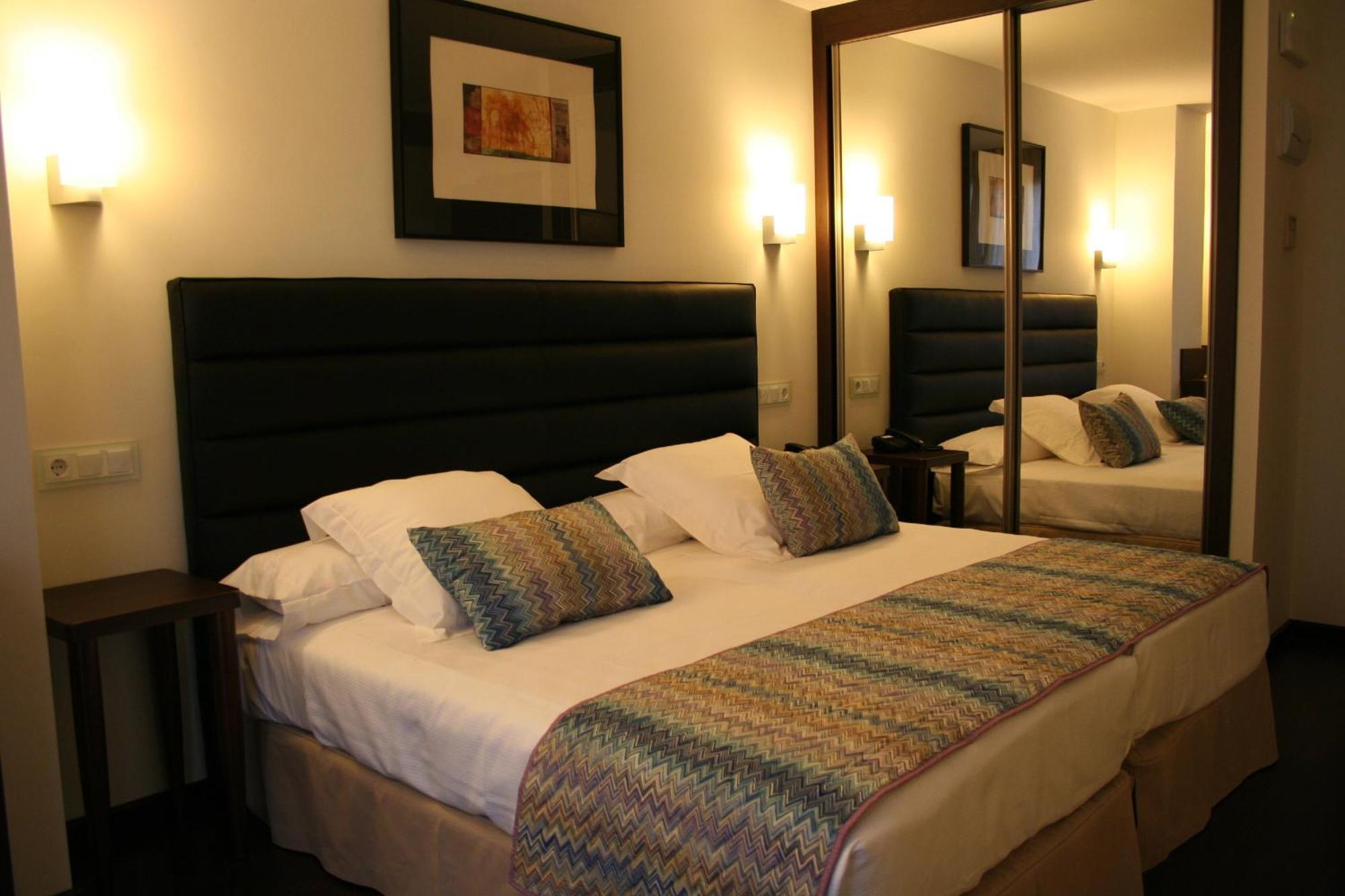 Hotel Villa Rosario Ii, Edificio Moderno Рибадесела Екстериор снимка