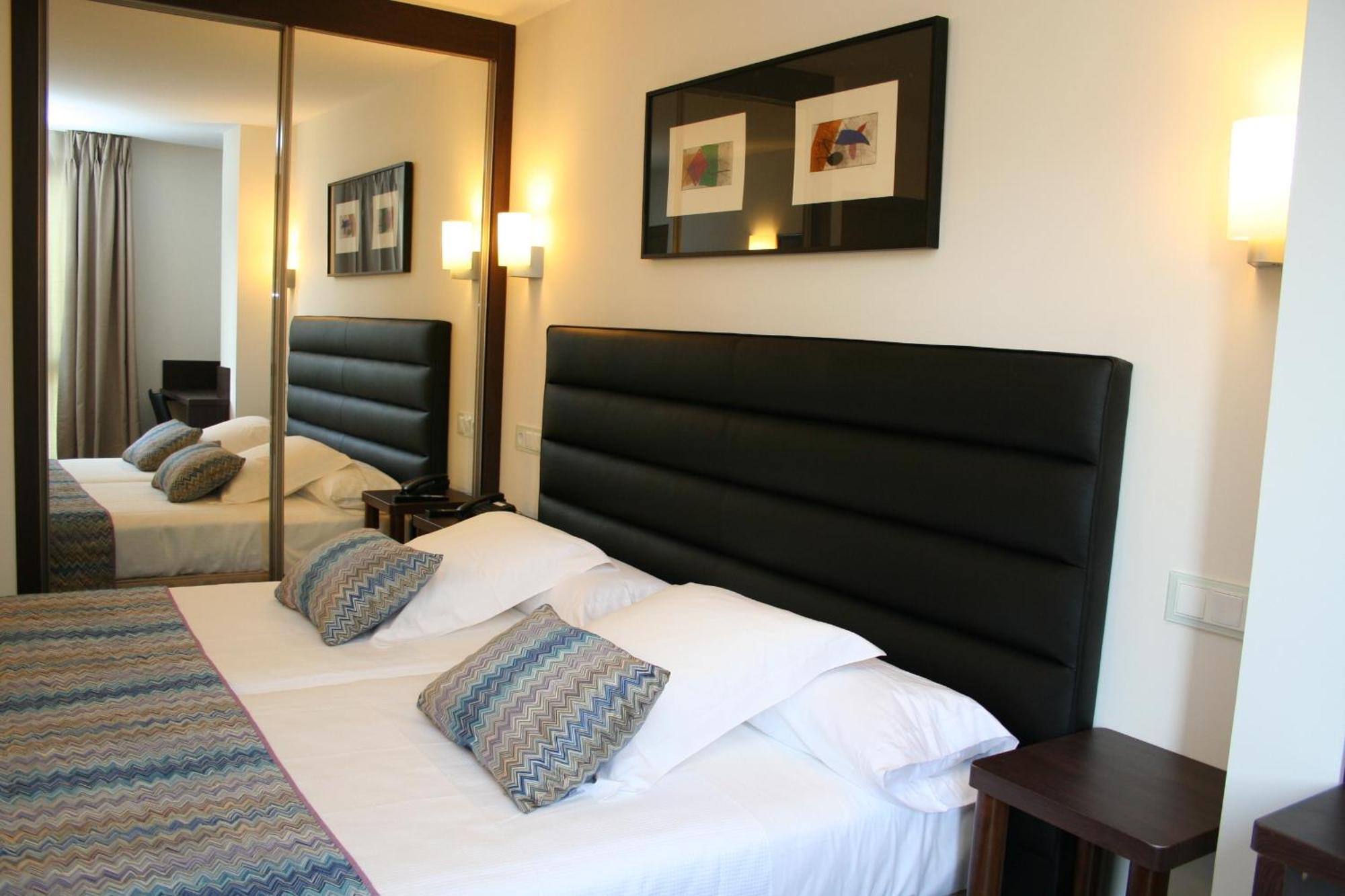 Hotel Villa Rosario Ii, Edificio Moderno Рибадесела Екстериор снимка