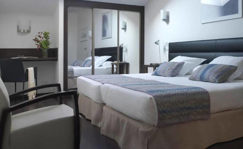 Hotel Villa Rosario Ii, Edificio Moderno Рибадесела Екстериор снимка